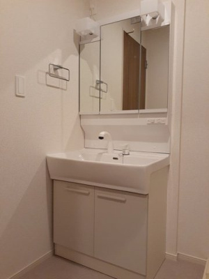 【洗面所】 | アーポシークⅡ | ゆったりとスペースのある洗面所