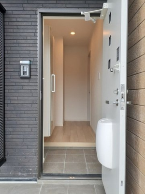 【玄関】 | アーポシークⅡ | 収納もある玄関です