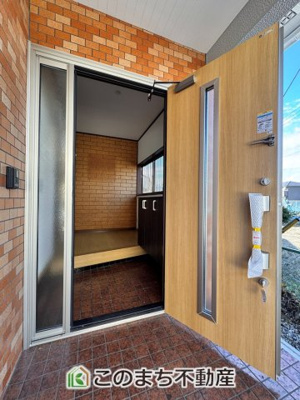 【玄関】 | KEM真岡市長田1期 | 玄関キーは上下２箇所のダブルロックキーと防犯性の高い電池錠で安全に配慮してます。