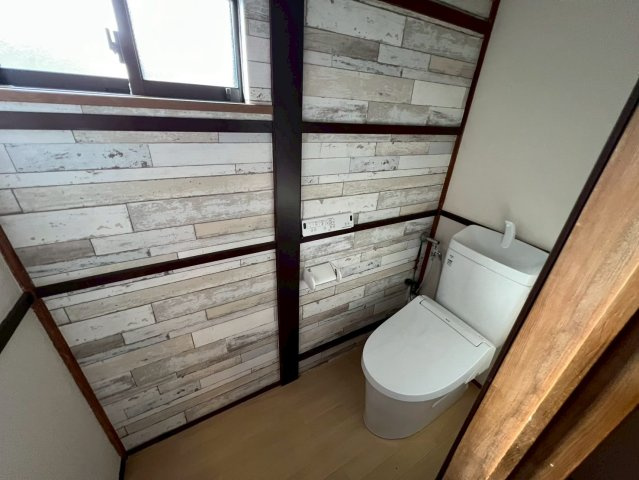 白井掛戸建のトイレ