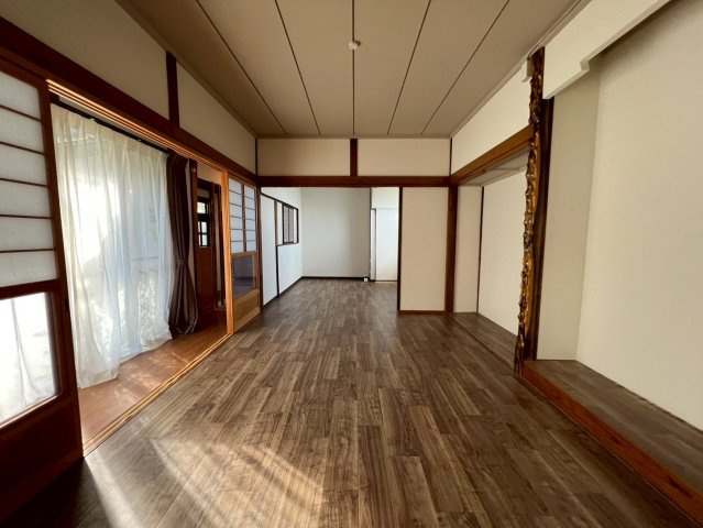 白井掛戸建の居間・リビング