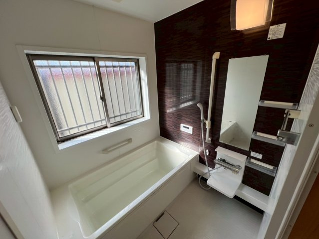 白井掛戸建の浴室