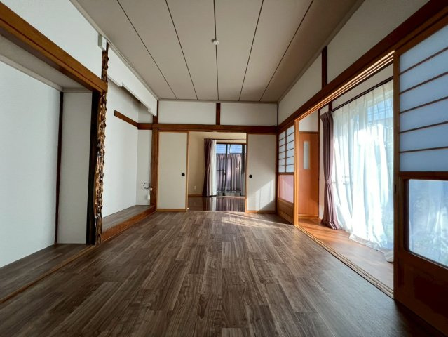 白井掛戸建の居間・リビング