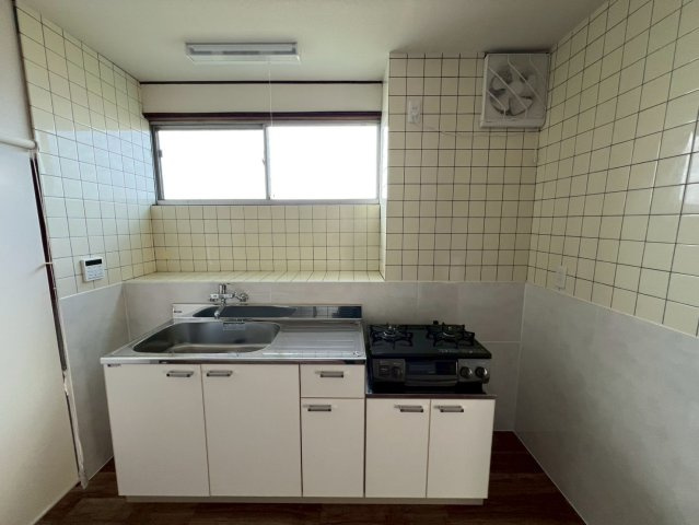 白井掛戸建のキッチン