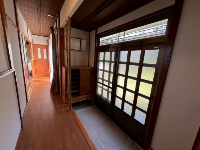 白井掛戸建のエントランス