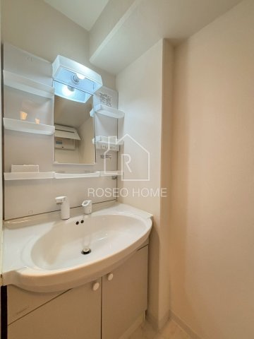 アーデンコート西長堀の洗面所|同マンション別部屋：参考写真