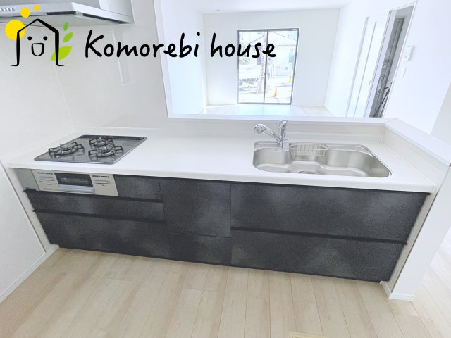 さいたま市西区指扇996番2　新築一戸建て　Aのキッチン|コンパクトなキッチンで掃除もラクラク