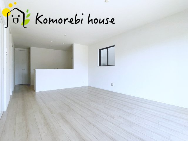 さいたま市西区指扇996番2　新築一戸建て　Aの居間・リビング|ゆったりとしたリビングです