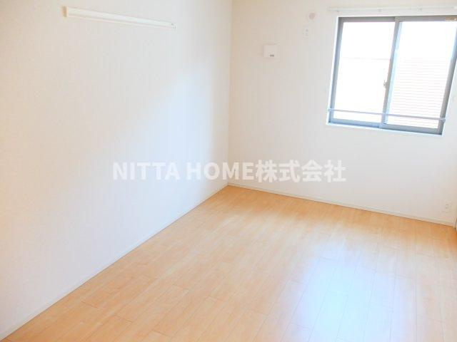 ソルベニの洋室|こちらの洋室は６帖です★