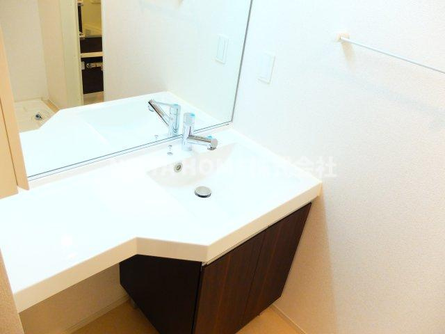 ソルベニの独立洗面台|ホテルのような洗面台が付いています♪