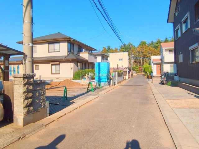 つくば市観音台1丁目　新築戸建の前面道路含む現地写真
