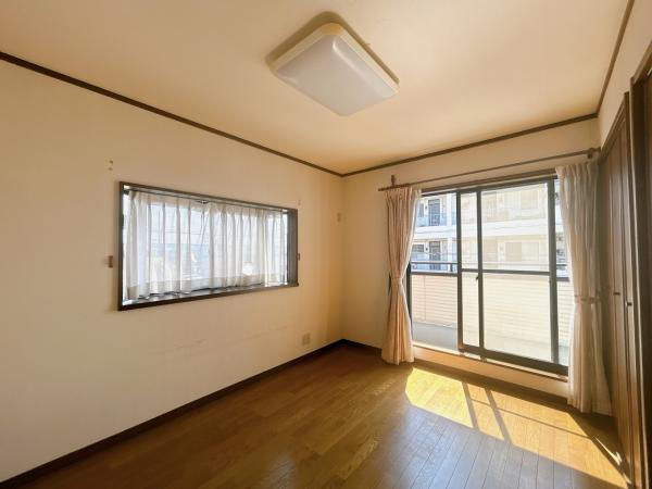 小山市神鳥谷2丁目　中古戸建の洋室