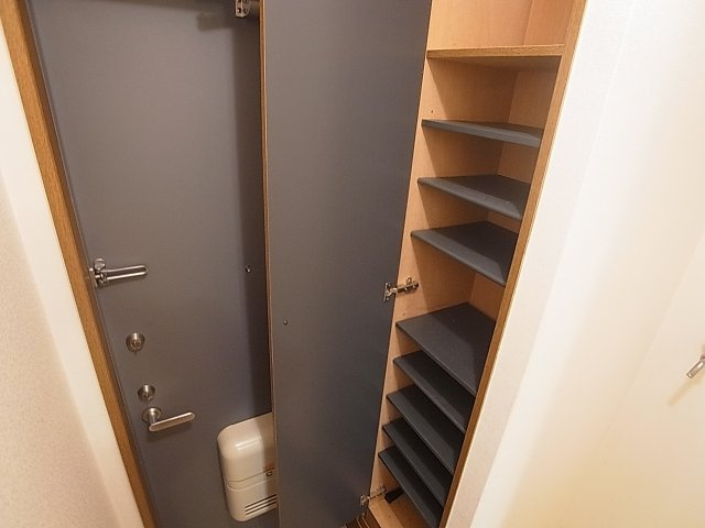 コンフォートカナヤの玄関|シューズＢＯＸ