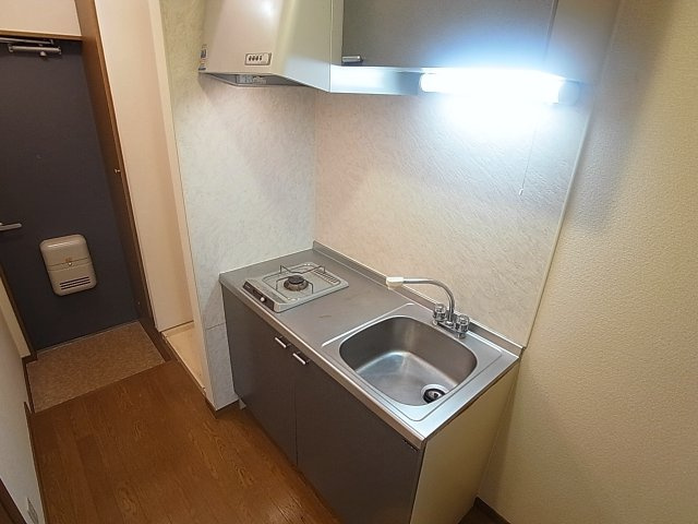 コンフォートカナヤのキッチン|キッチンスペースが広く料理がしやすいです