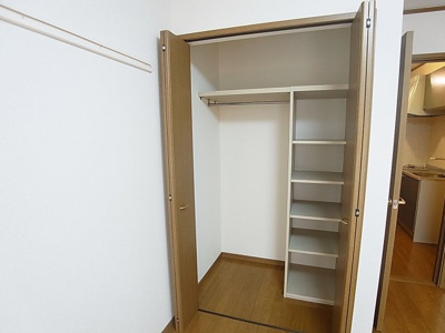 【収納】 | コンフォートカナヤ | クローゼットの中に棚がありで使い勝手良好です