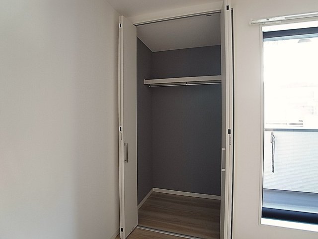 ブルームの収納|奥行きの有る広いクローゼット