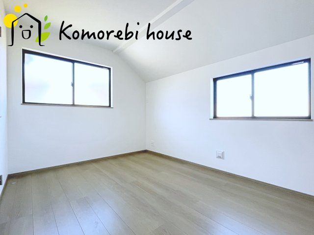 さいたま市西区指扇996番2　新築一戸建て　Bの洋室|明るい洋室です