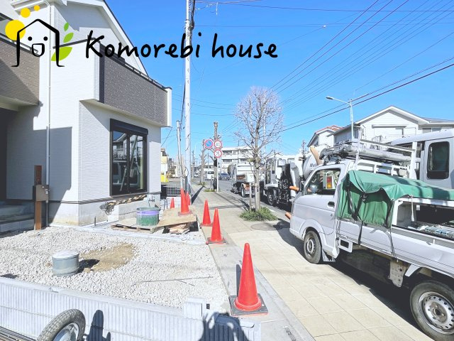 さいたま市西区指扇996番2　新築一戸建て　Bの前面道路含む現地写真|前面道路含む現地写真です