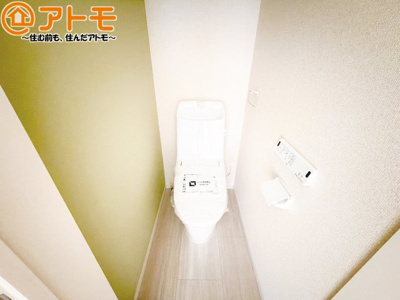 【トイレ】 | 駿河区下川原六丁目13期　新築戸建　3号棟 | 年代を問わず使いやすい洗浄機能付きのトイレ♪肌への負担をも減らせるのでお子様の敏感なお肌も安心！