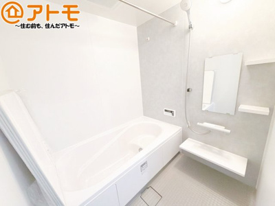 【浴室】 | 駿河区下川原六丁目13期　新築戸建　1号棟 | 浴室乾燥などの機能も充実♪ユニットバスはお掃除もしやすく家事の手間も軽減！