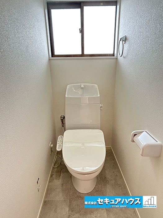 名古屋市緑区旭出2丁目　中古住宅のトイレ|【トイレ】
二階にもトイレがあります。通気良好です‼