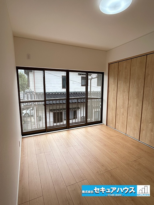 名古屋市緑区旭出2丁目　中古住宅の洋室|【洋室】
陽当たりも良く、大きなクローゼットもあり、寝室にピッタリなお部屋♪