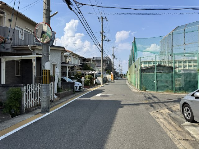 上植野町樋爪戸建て住宅の前面道路含む現地写真|前面道路含む現地写真です