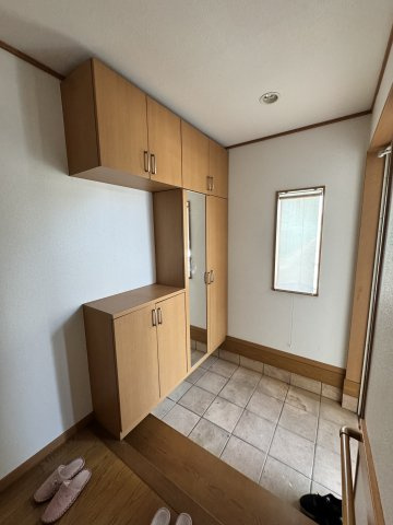 上植野町樋爪戸建て住宅の玄関|きれいな玄関です