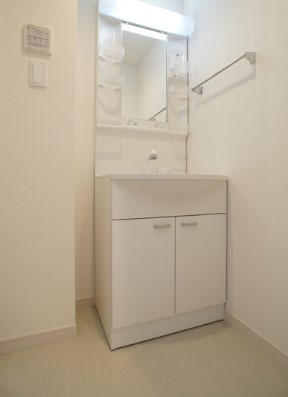 【洗面所】 | リブリ・フェリーチェメンテ | 明るい洗面所です