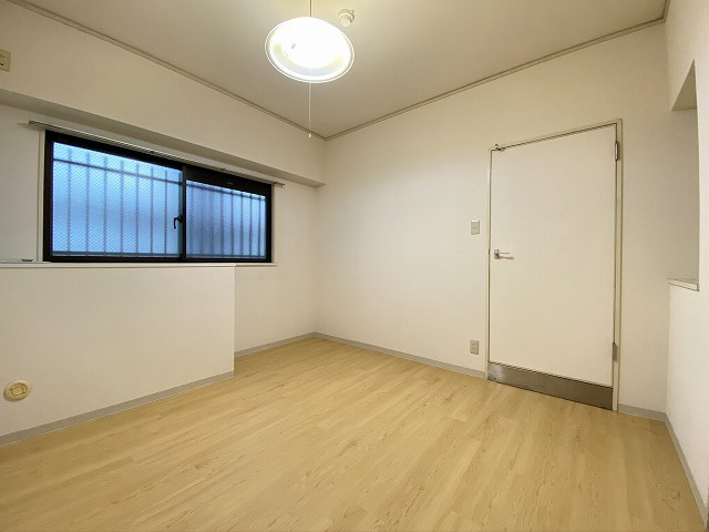 神戸市須磨区鷹取町３丁目の賃貸マンションの内装|洋室
