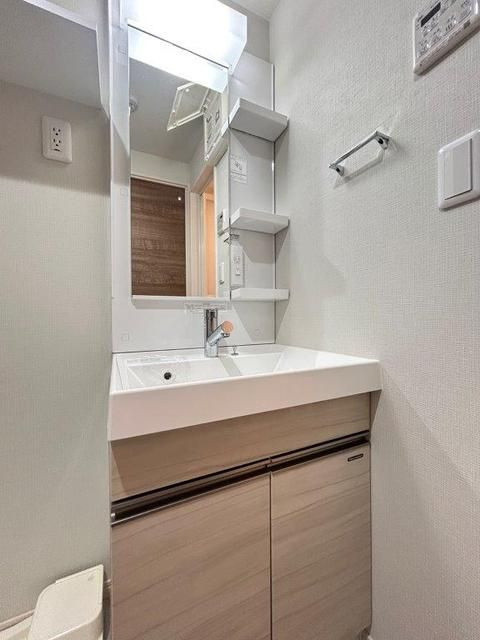 ドゥーエ蕨の洗面所