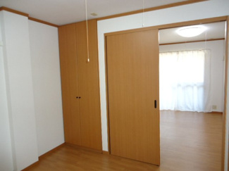 【内装】 | ラ・フォンテ | 洋室（リビング隣）