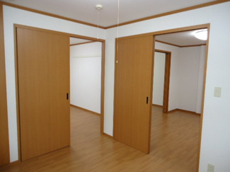 【内装】 | ラ・フォンテ | 洋室（リビング隣）