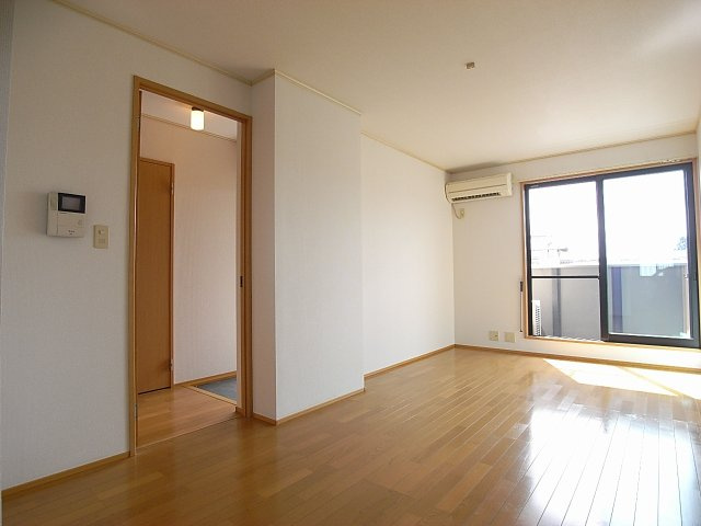 ベルパークＡ・Ｂの居間・リビング|LDK12帖