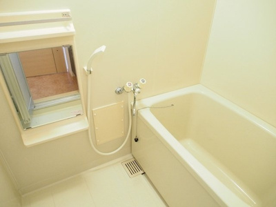 【浴室】 | リバーサイドクラタニ | コンパクトで使いやすいお風呂です