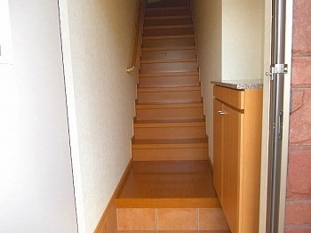 【玄関】 | エメラルド雅Ⅲ | 明るい玄関です