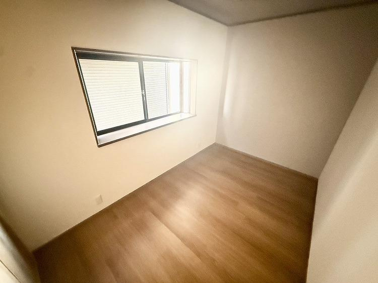 大久保町5丁目　中古一戸建ての洋室|洋室5.0帖　クローゼット
■物件内覧・資金計画相談・住宅ローン相談、リフォーム相談、お問合せ受付中■
※当日・翌日のご内覧、ご相談はお電話でのお問合せがスムーズです！