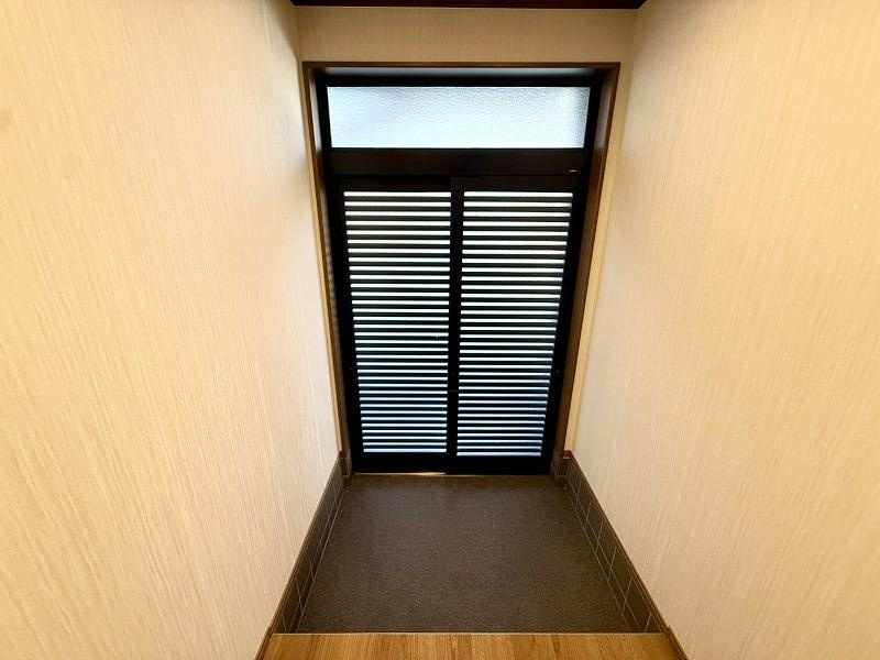 大久保町5丁目　中古一戸建ての玄関|引き戸
■物件内覧・資金計画相談・住宅ローン相談、リフォーム相談、お問合せ受付中■
※当日・翌日のご内覧、ご相談はお電話でのお問合せがスムーズです！