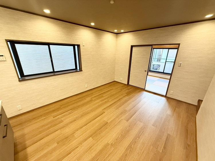 大久保町5丁目　中古一戸建ての居間・リビング|LDK11.0帖
■物件内覧・資金計画相談・住宅ローン相談、リフォーム相談、お問合せ受付中■
※当日・翌日のご内覧、ご相談はお電話でのお問合せがスムーズです！