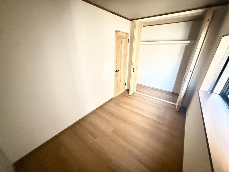 大久保町5丁目　中古一戸建ての収納|洋室のクローゼット
■物件内覧・資金計画相談・住宅ローン相談、リフォーム相談、お問合せ受付中■
※当日・翌日のご内覧、ご相談はお電話でのお問合せがスムーズです！