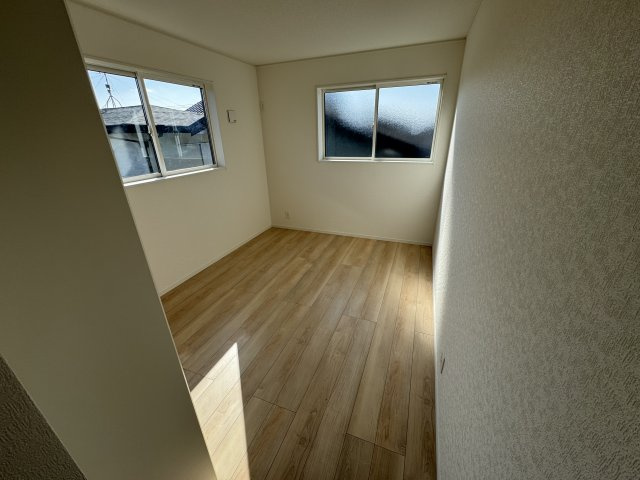 久留米市高三潴　新築戸建ての洋室