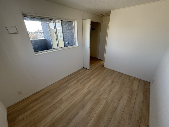 久留米市高三潴　新築戸建ての洋室