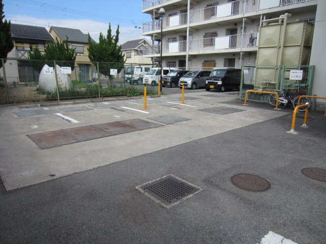 【駐車場】