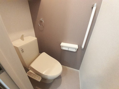 【トイレ】 | カミーノクラントーノ　ウーノ | 落ち着いた色調のトイレです