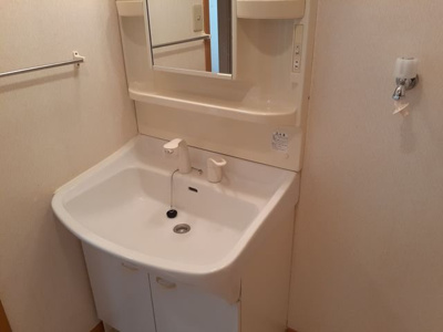 【洗面所】 | サニーパレスＡ | ゆったりとスペースのある洗面所