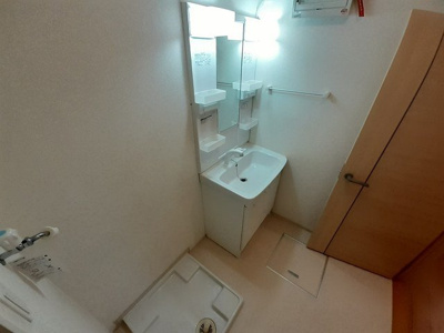 【洗面所】 | グランデ光祥１ | 忙しい朝には欠かせない洗面所です