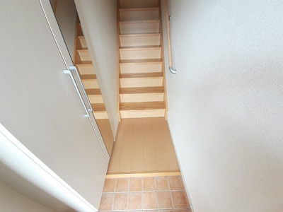 【玄関】 | グランデ光祥１ | 明るい玄関です