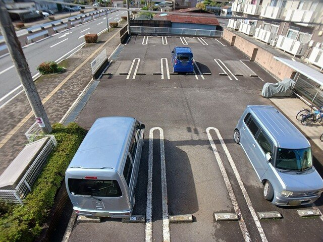 ベルソレイユの駐車場|車をお持ちの方に嬉しい駐車場付きの物件です