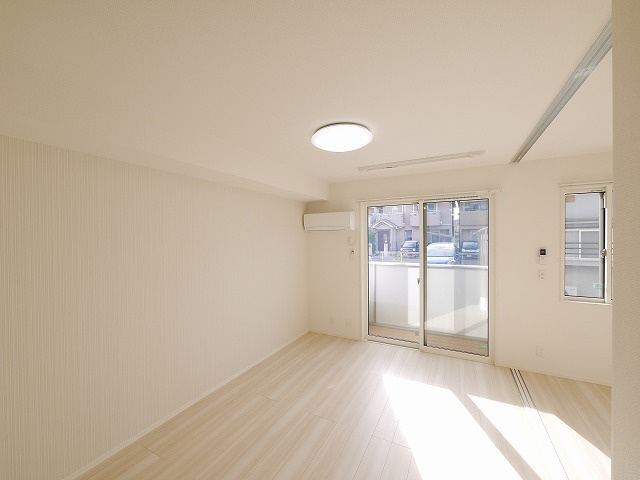 Nexus山中の居間・リビング|こちらの居間で趣味の時間をお楽しみください