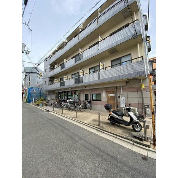 メゾンクレスト